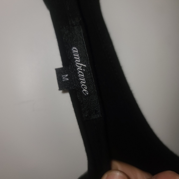 Black crop top - Picture 4 of 4